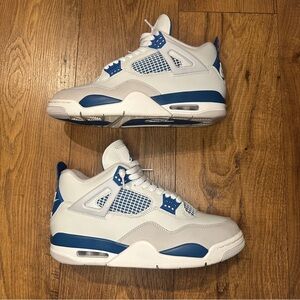 Air Jordan 4 Retro Military Blue